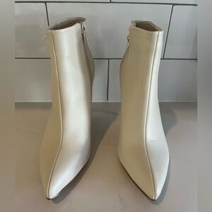 NEW BCBGeneration Cream Heel Boots Women’s Size 8